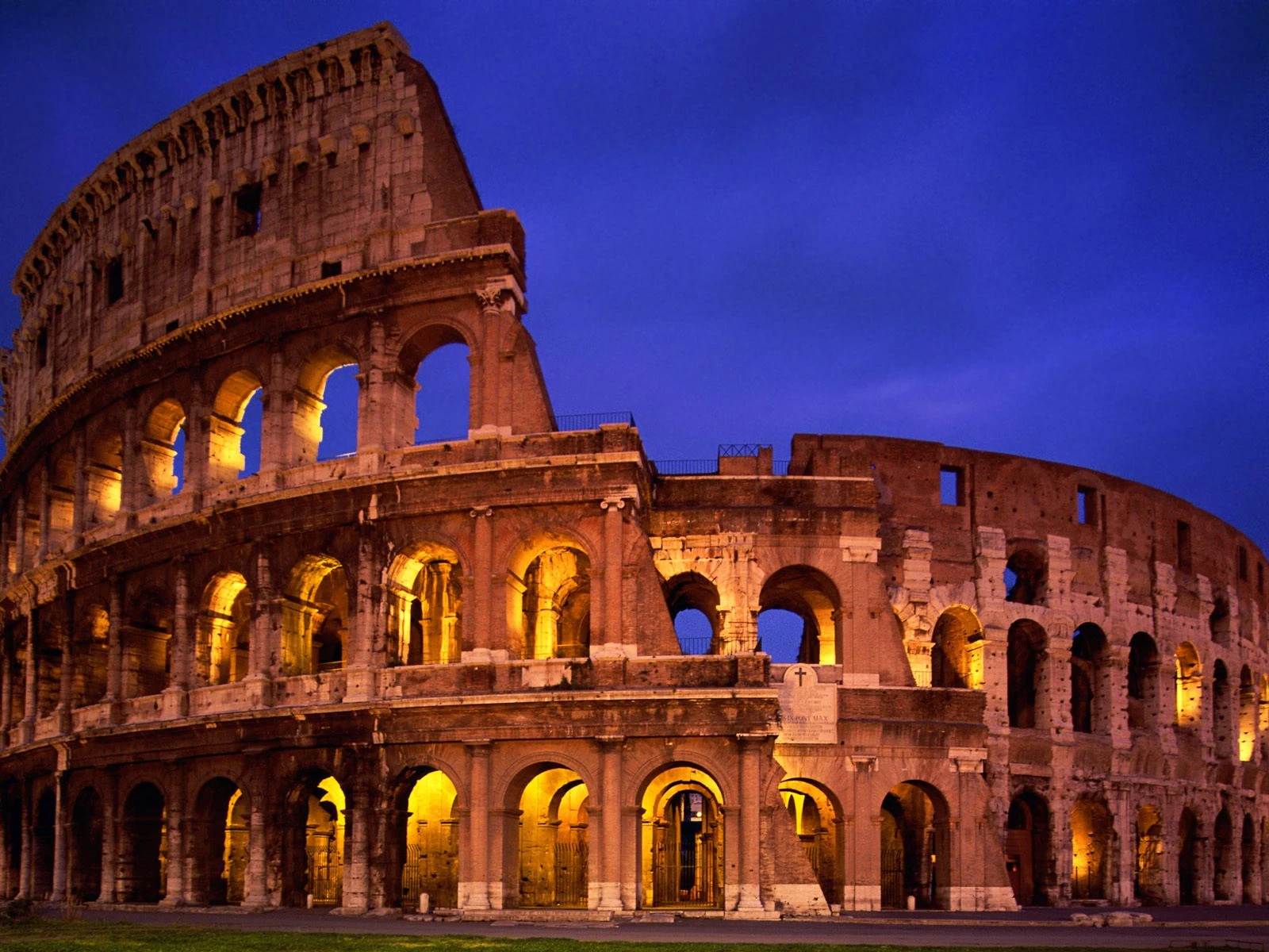 Colosseum image for appearance description